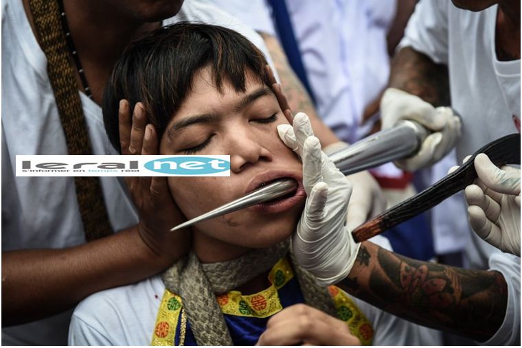 Vidéo:  : découvrez les extrêmes piercings jamais vus au festival végétarien de Pukhet