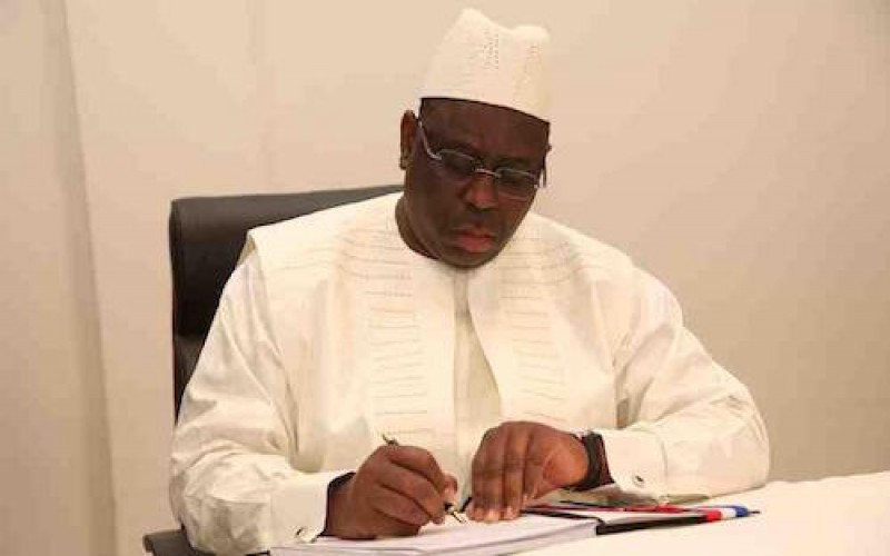 Loi de finance 2017 : Macky "grossit" de 1200 milliards FCfa