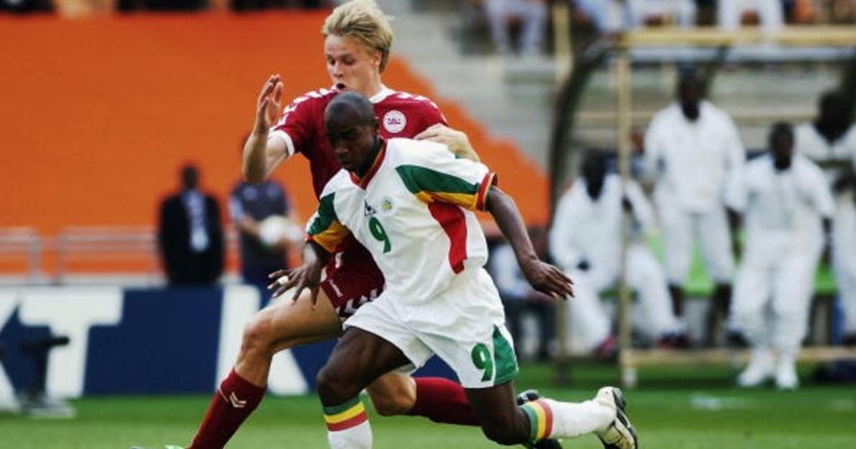 Souleymane Camara contre le Danemark en 2002.