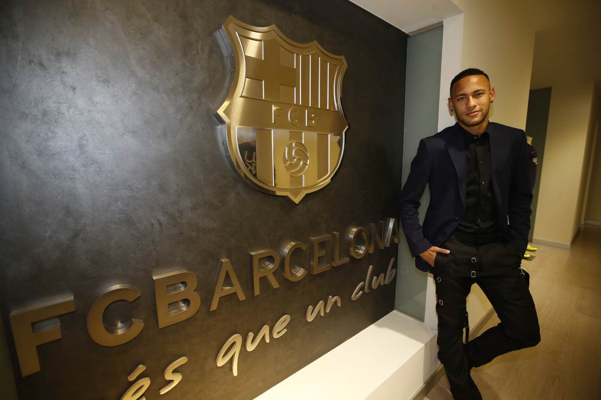 Engagé initialement jusqu'en 2018 avec le Barça, Neymar a prolongé son contrat jusqu'en 2021 a annoncé ce vendredi le club catalan.