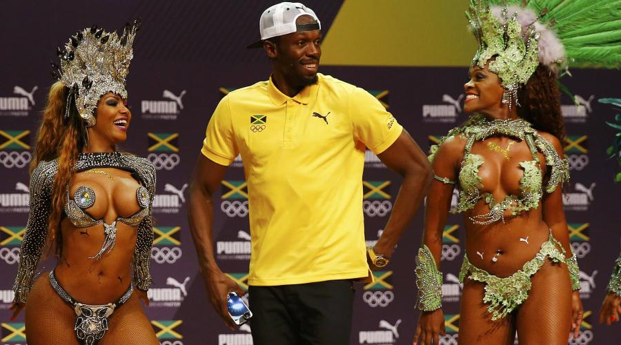 Usain Bolt fait le show avant d'entrer en piste à Rio lors des Jeux Olympiques de Rio.