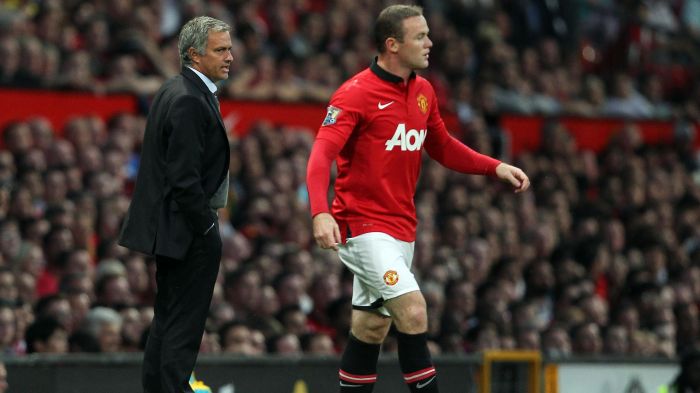 Mourinho pousse Rooney vers la sortie !