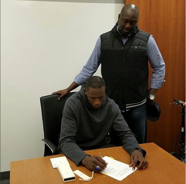 Gorgui Sy Dieng signant son contrat