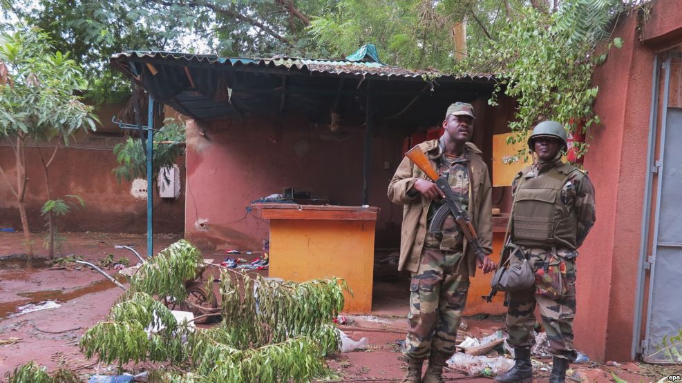 Des soldats de la Minusma après une attaque terroriste à l'hôtel Byblos, à Sevare, Mali, 11 août 2015. (Photo d'illustration)