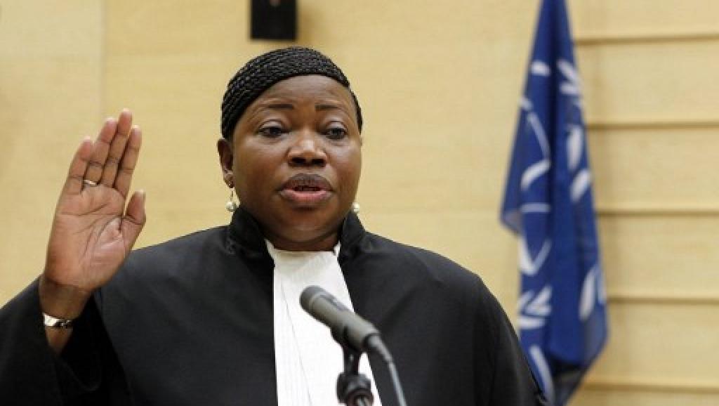 Fatou Bensouda lors de sa prestation de serment à la Cour pénale internationale de La Haye, le 15 juin 2012. © AFP/BAS CZERWINSKI/ANP