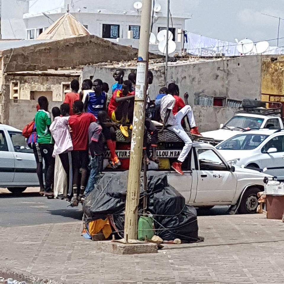 Ces images qui illustrent le mauvais comportement des conducteurs et usagers de la route au Sénégal