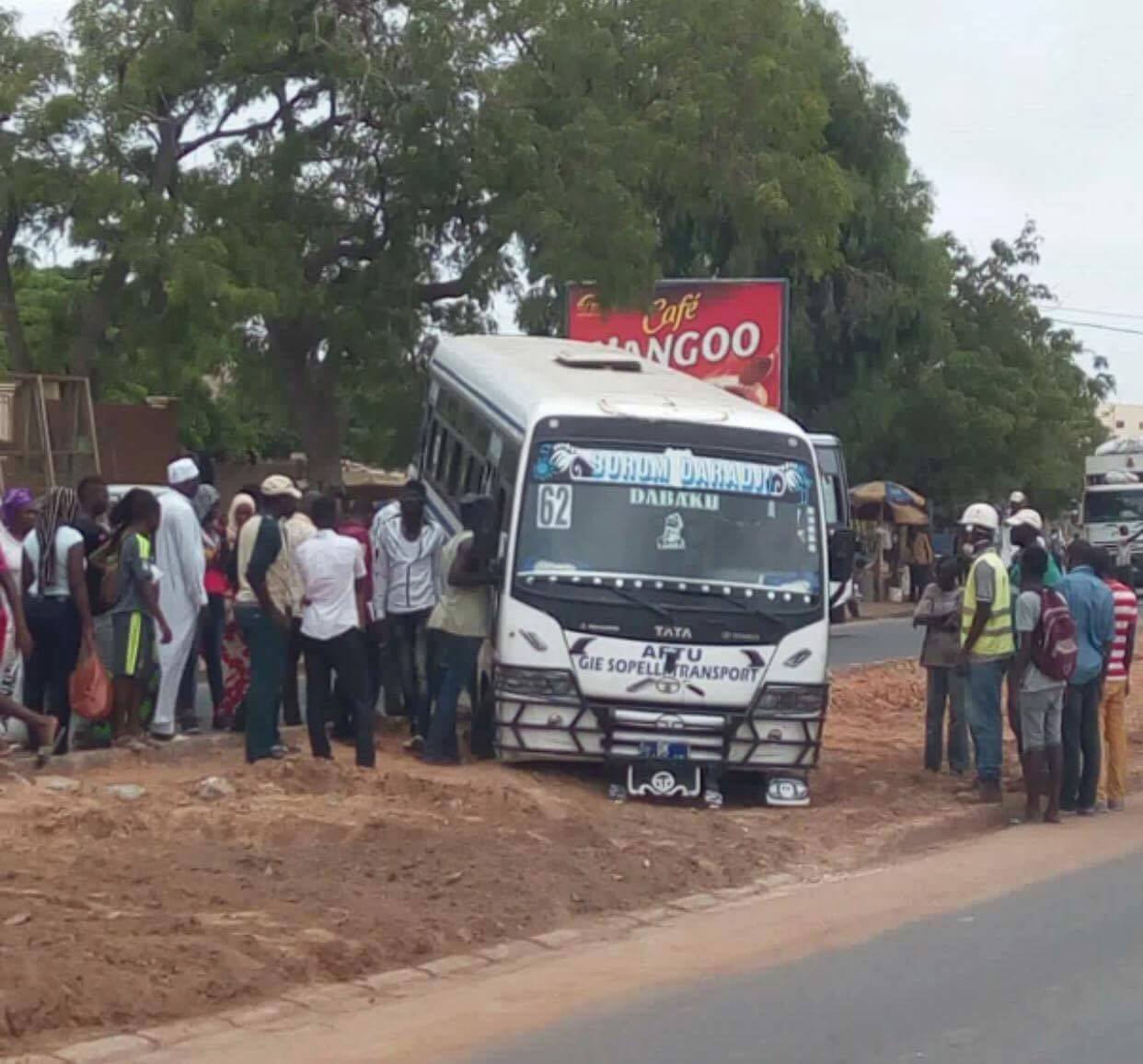 Ces images qui illustrent le mauvais comportement des conducteurs et usagers de la route au Sénégal