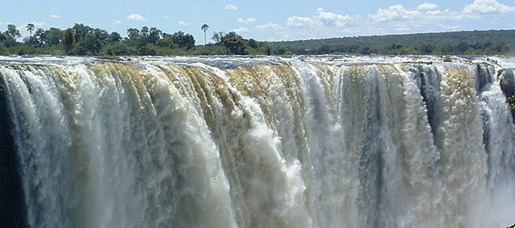Les chutes d'eau "Victoria Falls"