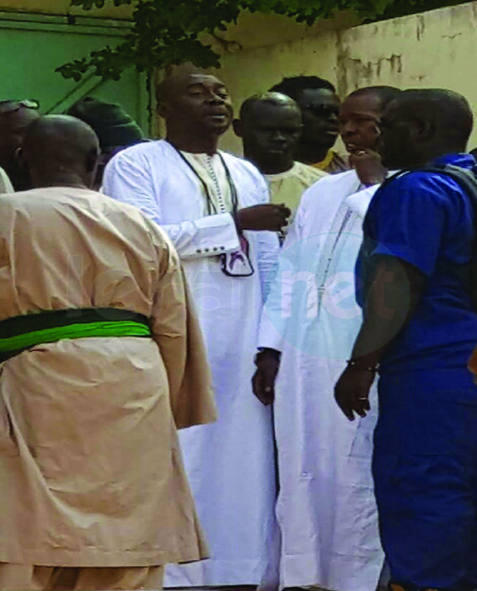 Cheikh Amar et sa Maman Chez Serigne Cheikh Saliou