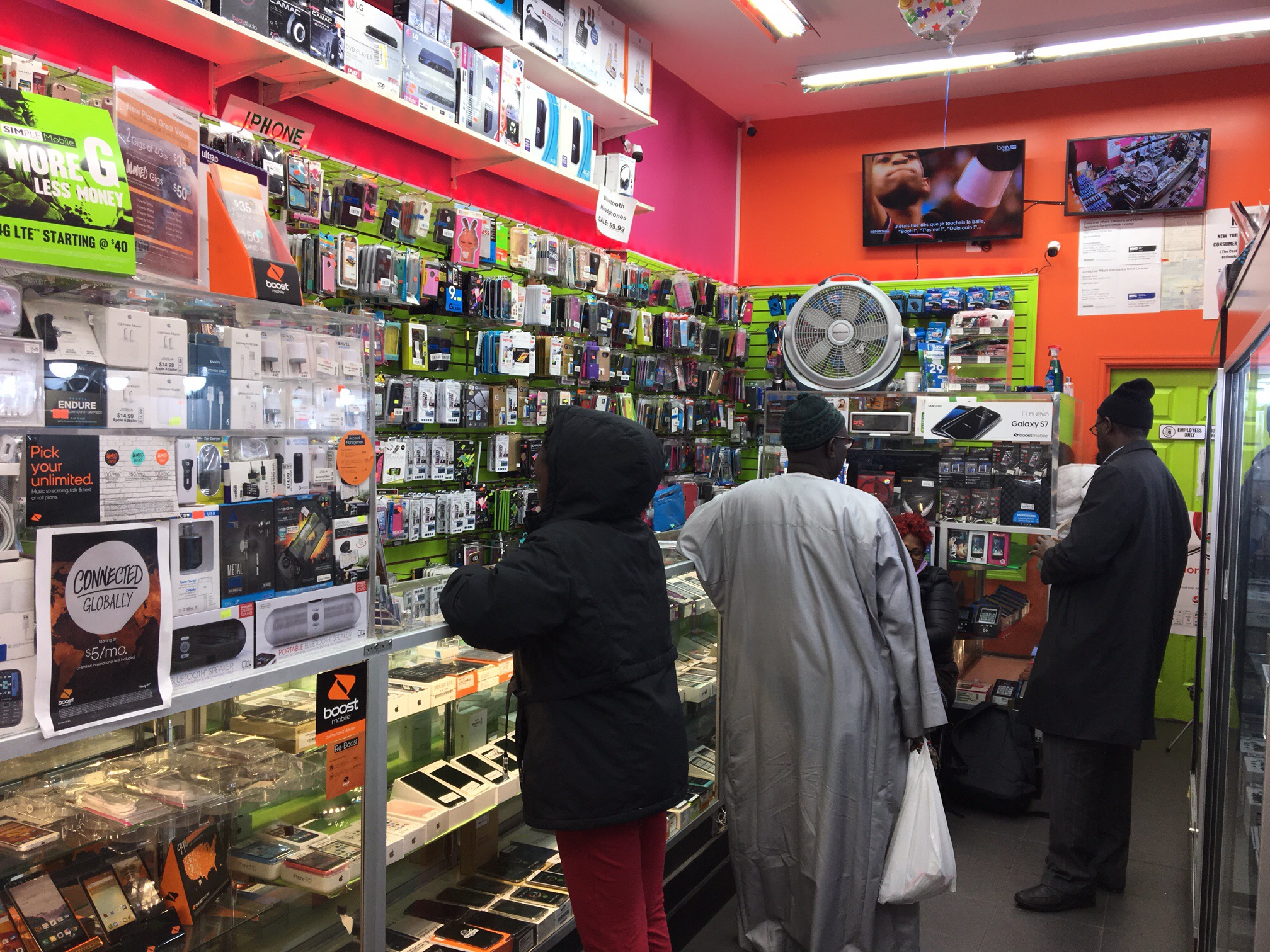 Khalifa Ndiaye, Prestige Multimédia-electronic store, New York
