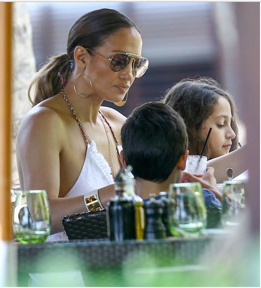 Jennifer Lopez et ses enfants en toute complicité