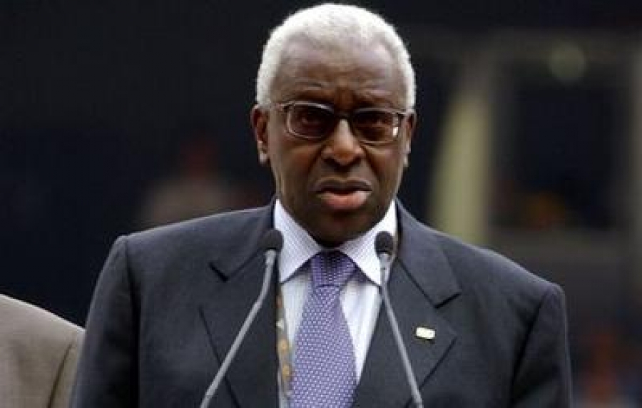 Dossier Lamine Diack : l’ex président de l’IAAF contraint de ne pas quitter Paris