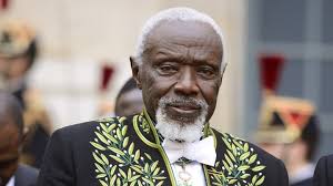 Ousmane Sow, le talentueux sculpteur et académicien des Beaux arts de Paris est décédé, ce jeudi 1er décembre 2016 à Dakar,  à l’âge de 81 ans.