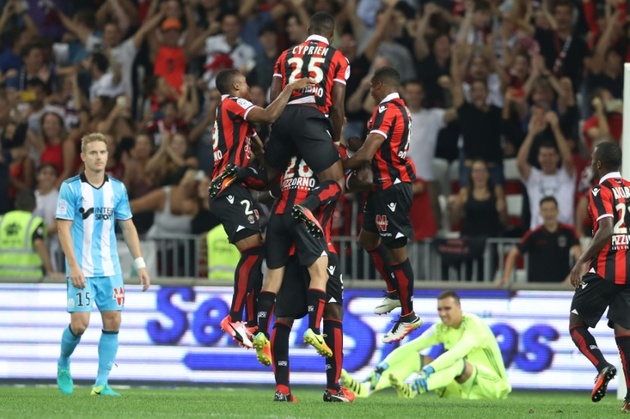 Ligue 1 16ème journée : Nice reste leader au tableau du classement. Regardez...