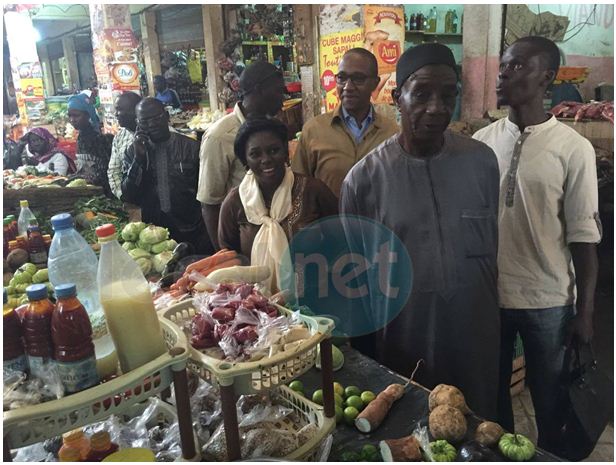 Photos: Abdoul Mbaye en guest star au marché de  Yoff et pêche dans les eaux du  fief d'Abdoulaye Diouf Sarr ministre