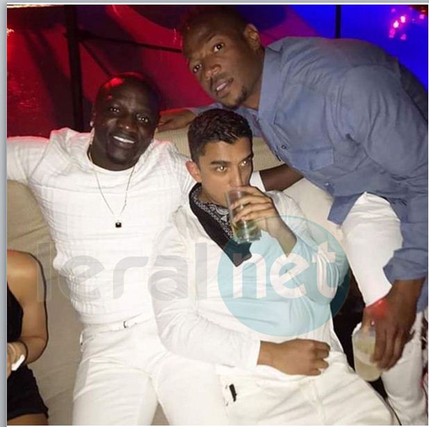 Akon et sa bande pour la fin d'année