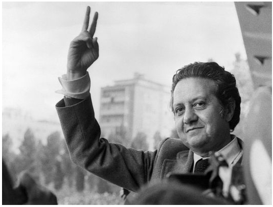 Le leader du Parti socialiste portugais, Mario Soares, le 15 mai 1974, à Lisbonne. AFP