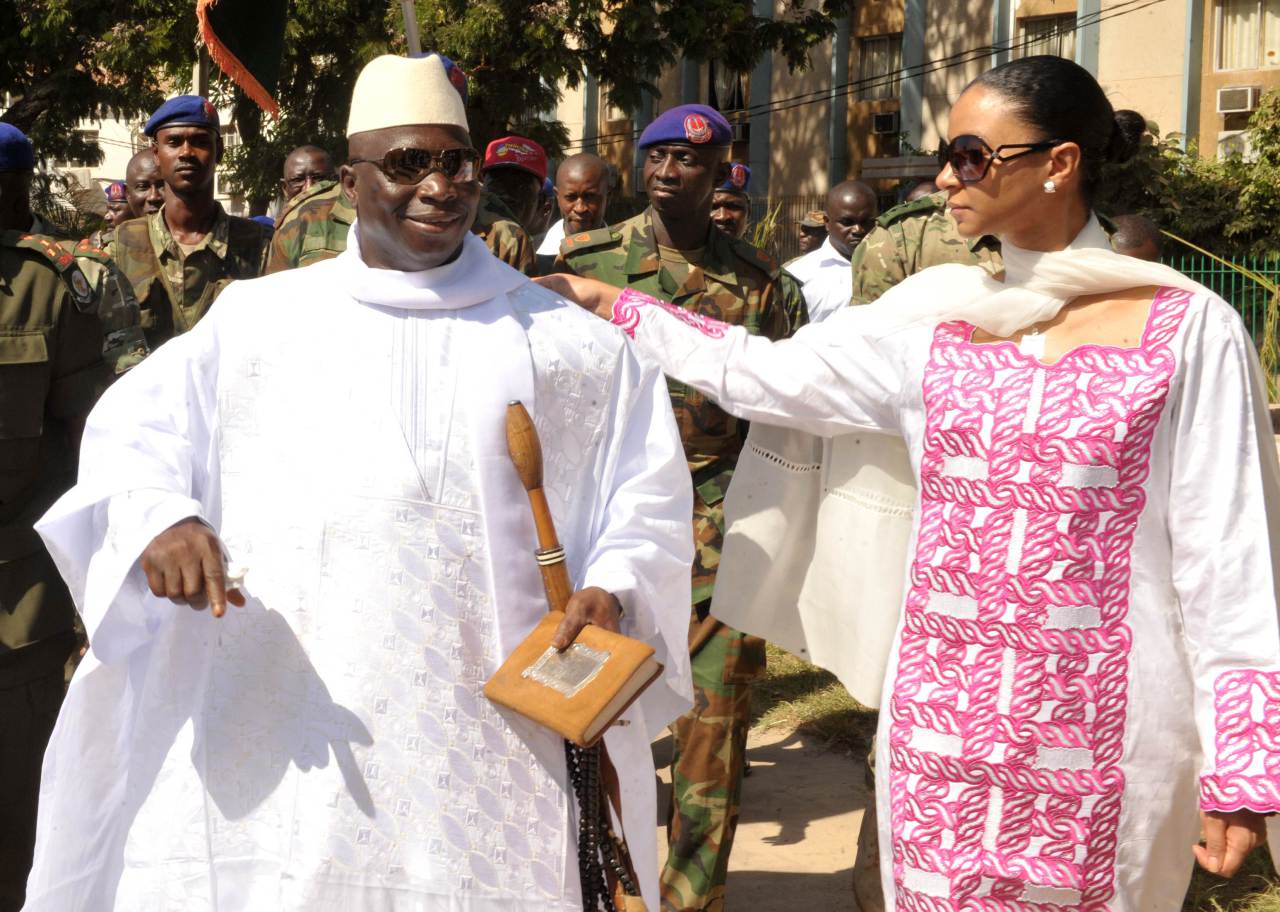 Dans une publication intitulée «La première Dame rompt le silence» révélée par le service de communication de la présidence gambienne, Zineb Yahya Jammeh a renouvelé à son  président de mari «son ferme soutien et son amour» indéfectible.