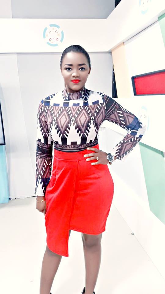 03 Photos : Fama Thioune rayonnante sur le plateau de Yeewou Leen 