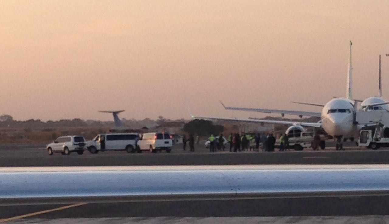  URGENT GAMBIE Vidéo: Yahya Jammeh et Alpha Condé viennent d'embarquer à bord d'un jet privé