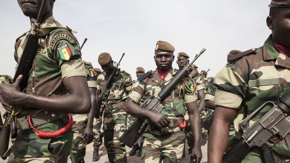 Des soldats de la force ouest-africaine accueillis comme de héros  en Gambie