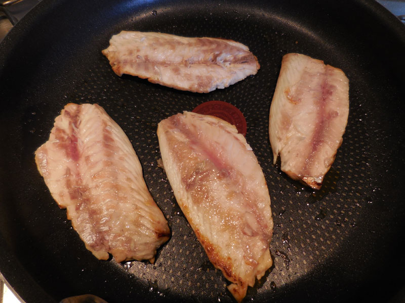 Voici une recette facile à préparer; filets de pageots marinés au soja