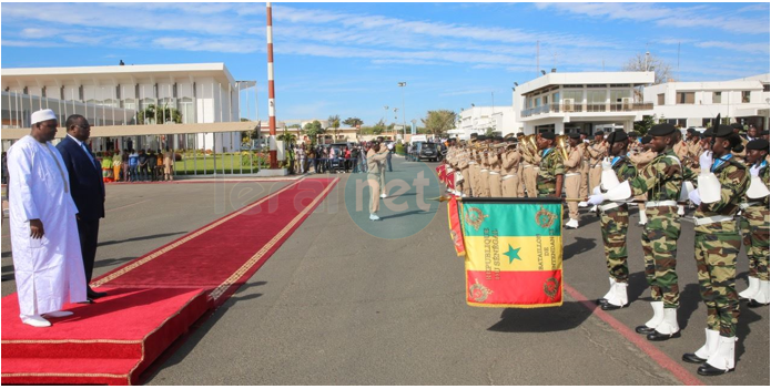 Photos: le président Macky Sall ce jeudi à l’aéroport LSS pour raccompagner son homologue gambien Adama Barrow rentré à Banjul