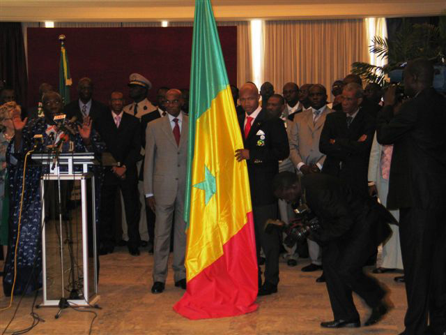 Momar Ndiaye, alias Ndiaye drapeau « Depuis 2002, je n’ai pas enlevé la tenue »