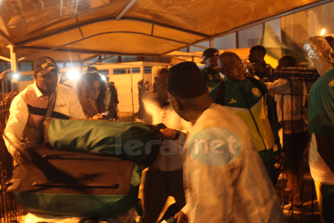 Videos-photos: l'arrivée des lions de la Teranga à l'aéroport Léopold Sedar Senghor de Dakar