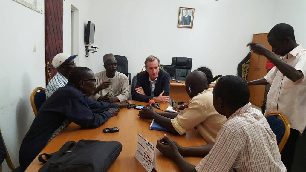 Photos: SEM Christophe Bigot, ambassadeur de la France au Sénégal, visite de terrain à Diofior, Fatick et Nianing-Saly
