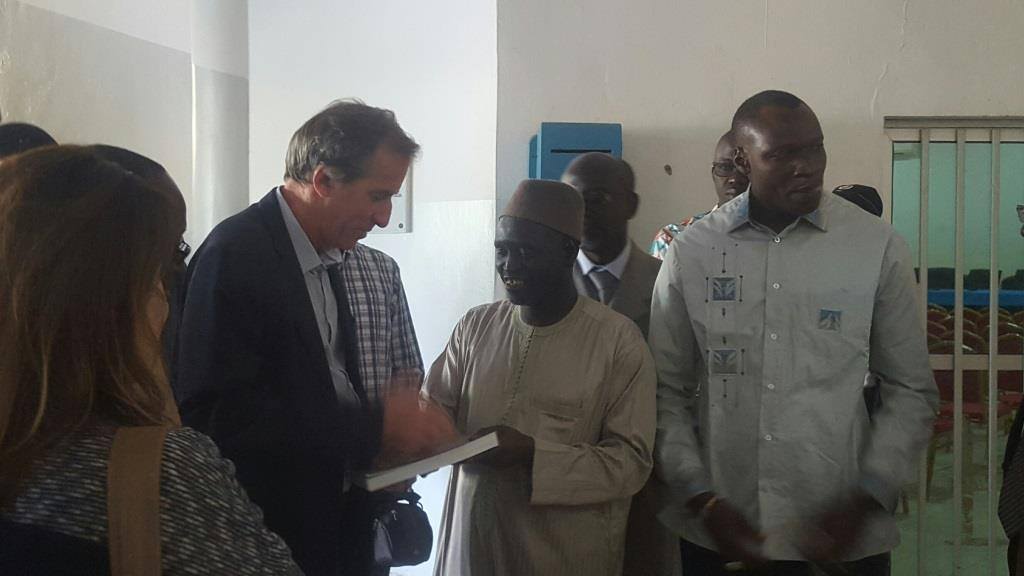 Photos: SEM Christophe Bigot, ambassadeur de la France au Sénégal, visite de terrain à Diofior, Fatick et Nianing-Saly