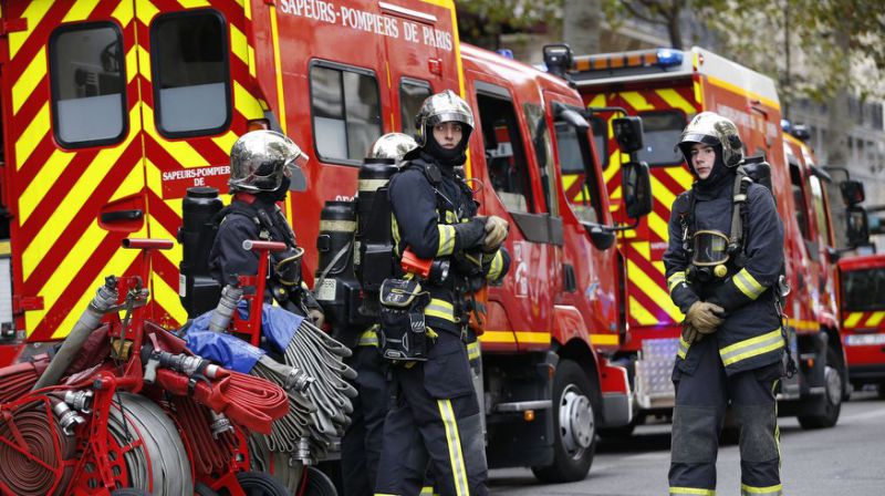 Des pompiers tombent dans un piège et se font emprunter leur camion