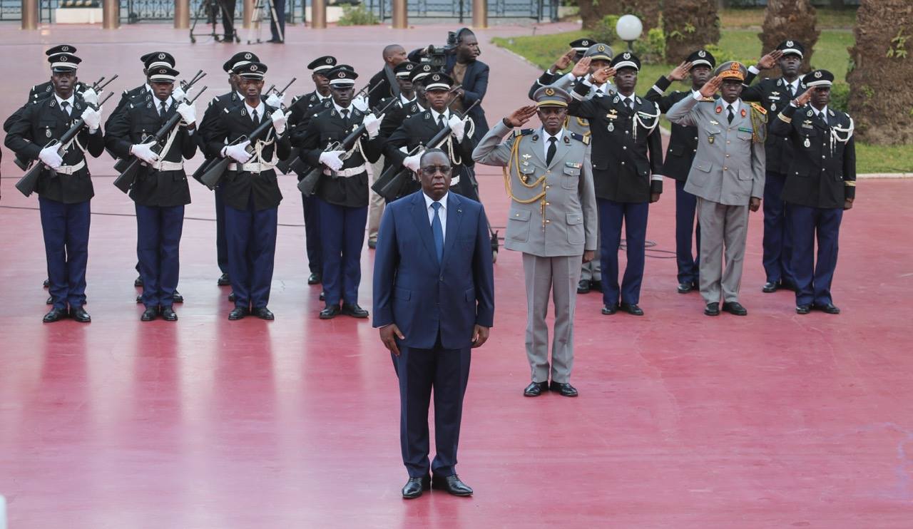 Cérémonie de la Levée des couleurs: Macky Sall exprime toute sa fierté aux forces armées pour leur participation à la gestion de la crise en Gambie