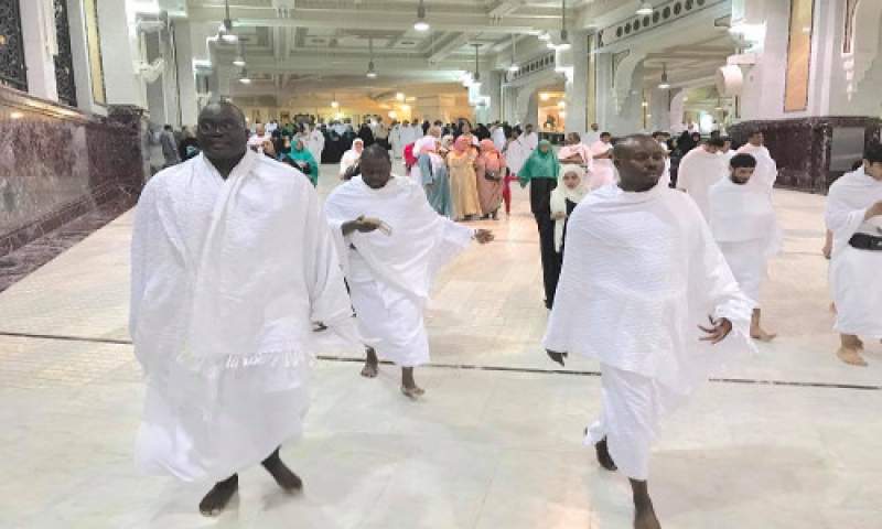 Images Exclusives : Serigne Bass Abdou Khadre Mbacké a fait son oumra