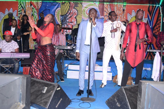 SARABAA aux couleurs de ST VALENTIN, Pape Diouf chante love à ses fans. Regardez