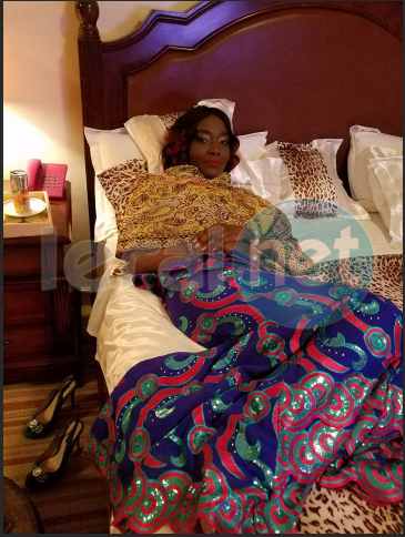  La « diva » Coumba Gawlo Seck en mode relax sur son somptueux lit