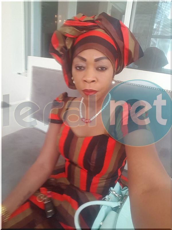 Aby Ndour l'autre frangine du roi du Mbalax en taille basse, elle dégage une élégance toute africaine...