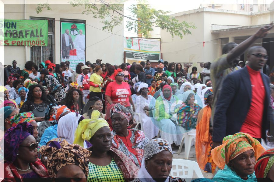 Le grand meeting de la population medinoise,et tous les leaders de l'opposition