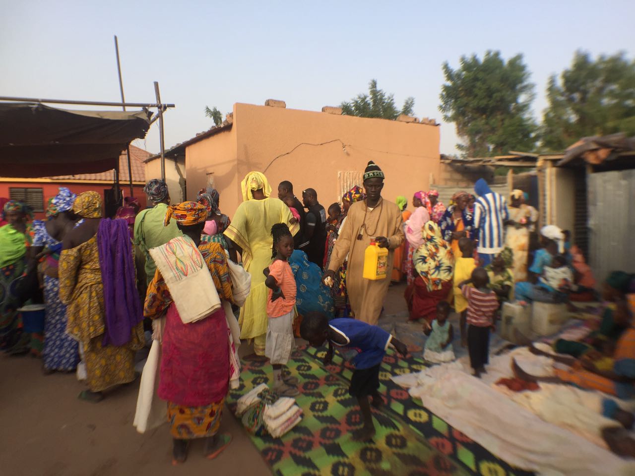 Photos- Porokhane 2017: Distribution d'habits dahira Sokhna Diarra Pikine Tally Bou Bess
