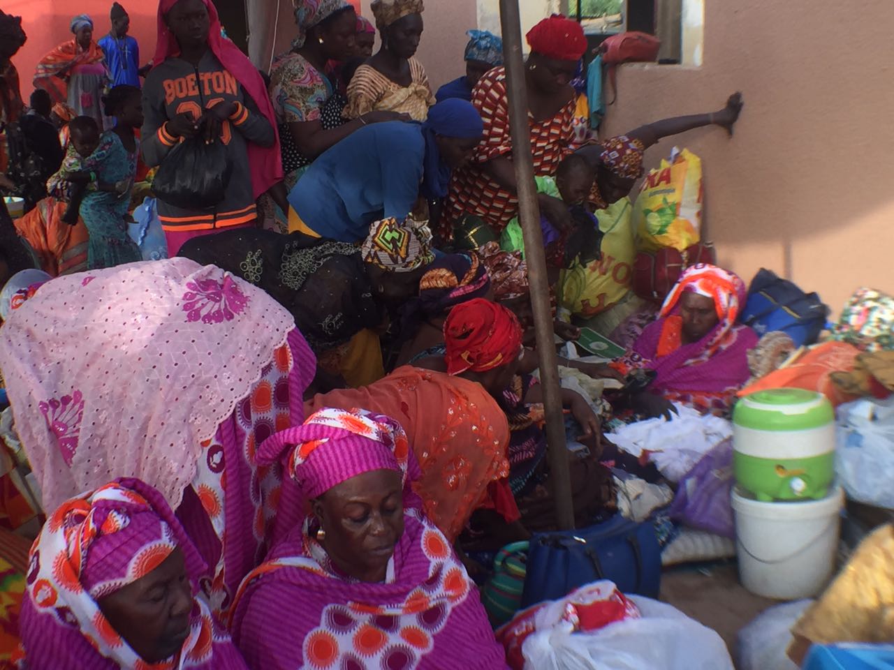 Photos- Porokhane 2017: Distribution d'habits dahira Sokhna Diarra Pikine Tally Bou Bess