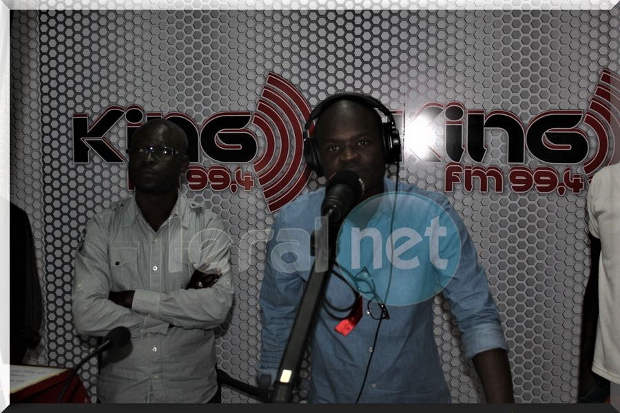Vidéo: Pape Cheikh Diallo, le King de KING FM fait un cours magistral aux autres animateurs radio 