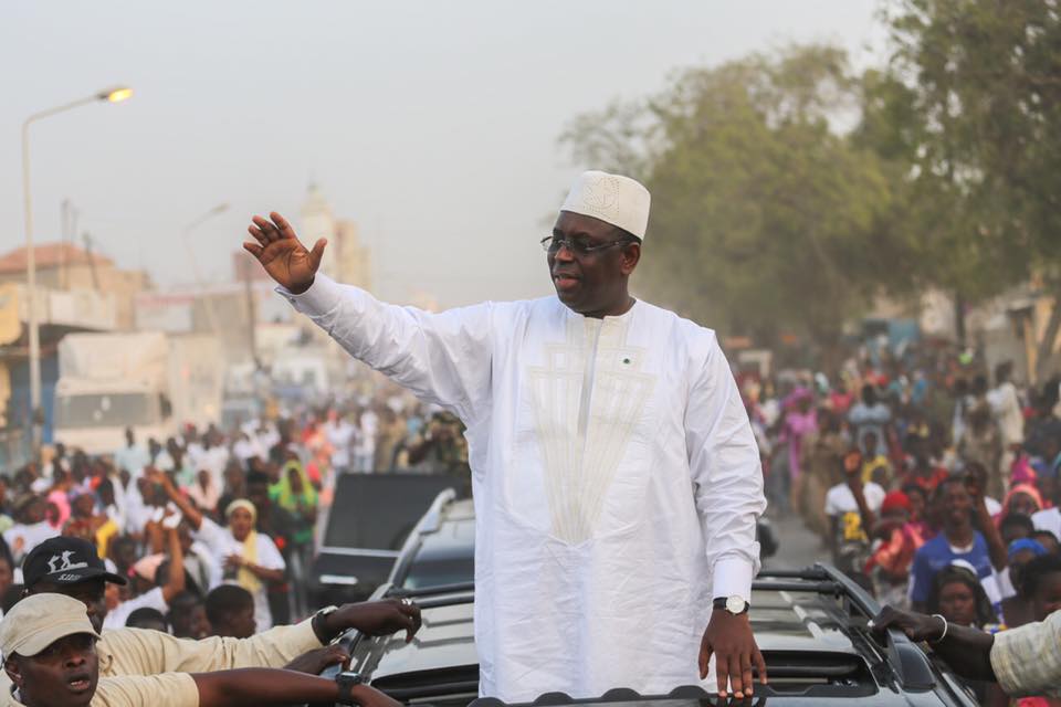 Macky Sall sur l’accident de St Louis: « Le moment est venu de prendre toutes les mesures vis-à-vis du parc automobile »