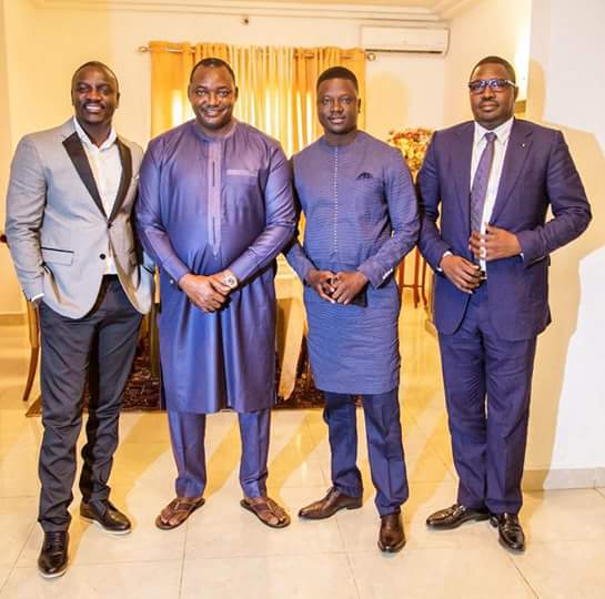 05 Photos: Thione Niang et Akon, guest-star du Président gambien Adama Barrow…