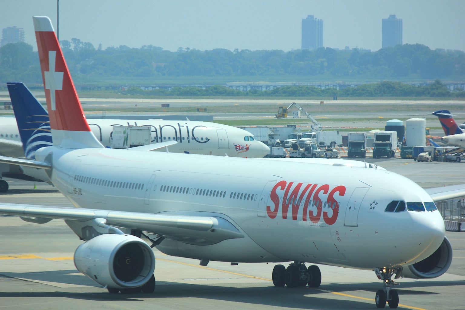 Pour éviter le crash, un Airbus A340-300 de SwissAir en atterrissage d'urgence