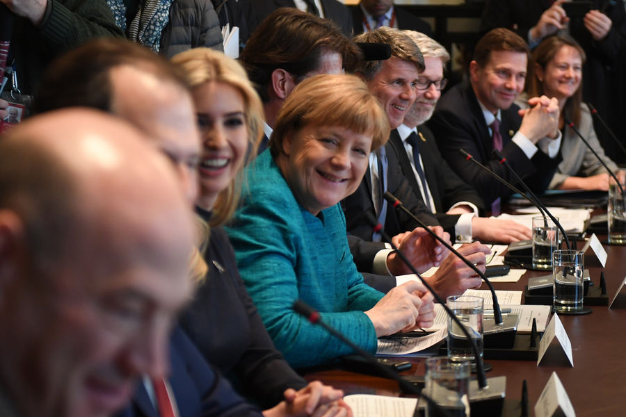 A la Maison Blanche, Angela Merkel a aussi rencontré... Ivanka Trump :: regardez en quelques clichés