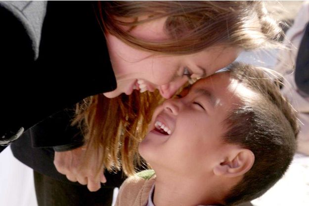 Angelina Jolie et son fils Maddox : une ombre sur l’adoption