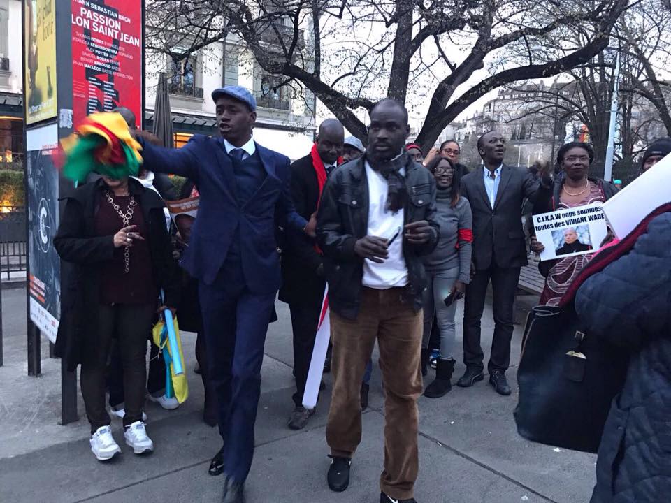 Forte mobilisation : 19 personnes de l'opposition sénégalaise ont manifesté à Genève  ( Photos)