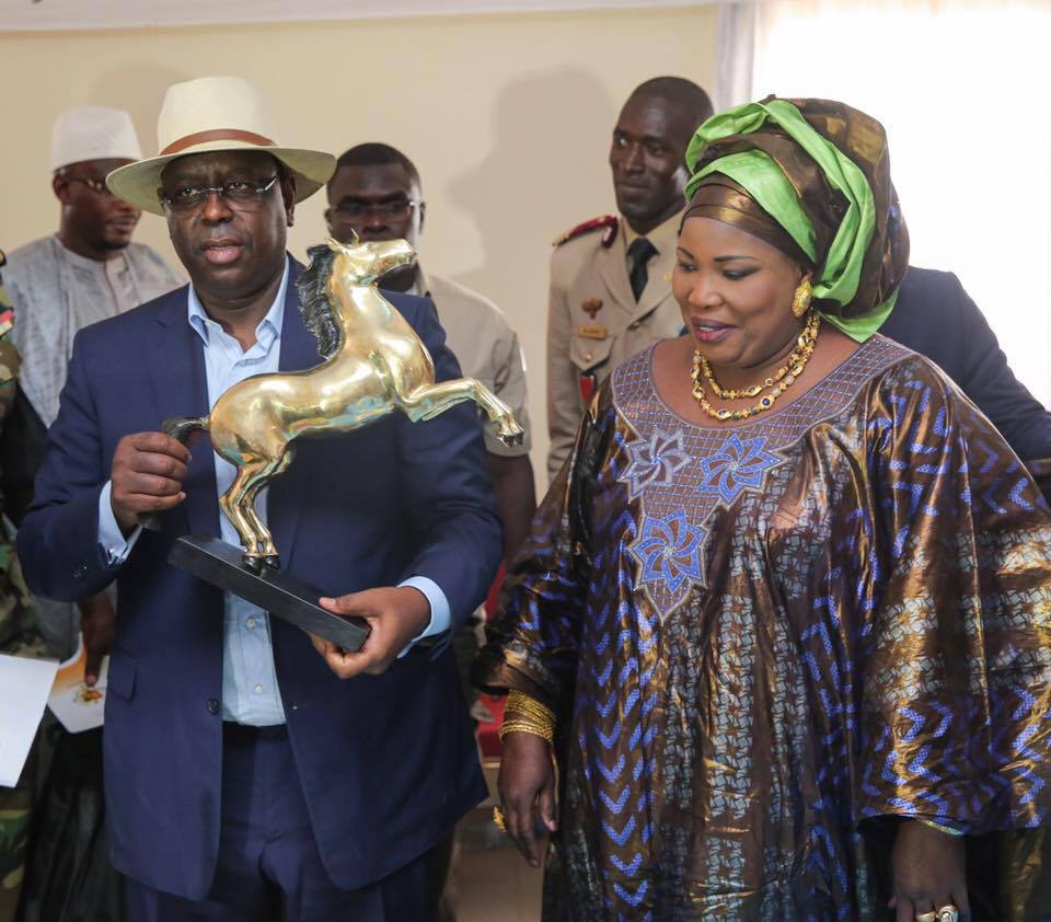 Macky Sall loue la noblesse du cheval au Haras national (photos)