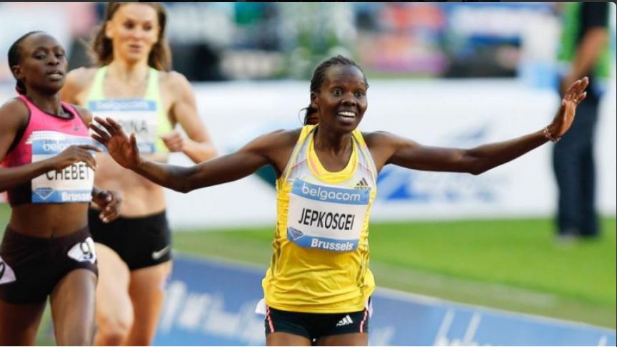 Alerte #athle Record du  monde du semi-marathon pour la Kényane Joyciline Jepkosgei, première femme sous la barre des 1h05