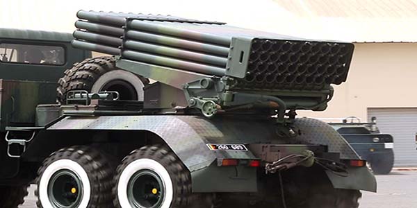 Avec une portée de tir de 24 km, le Bm 21 exhibé par l’armée